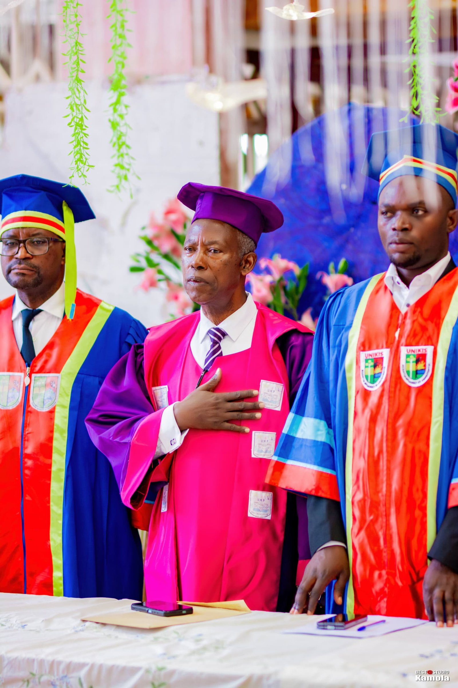 Le déroulement de la cérémonie de la  collation des grades académiques aux finalistes de L2 ancien système et Finalistes BAC+3 LMD à  l'Université de la Nouvelle Pâques année 2024-2025 à Bukavu ,commune d'Ibanda.