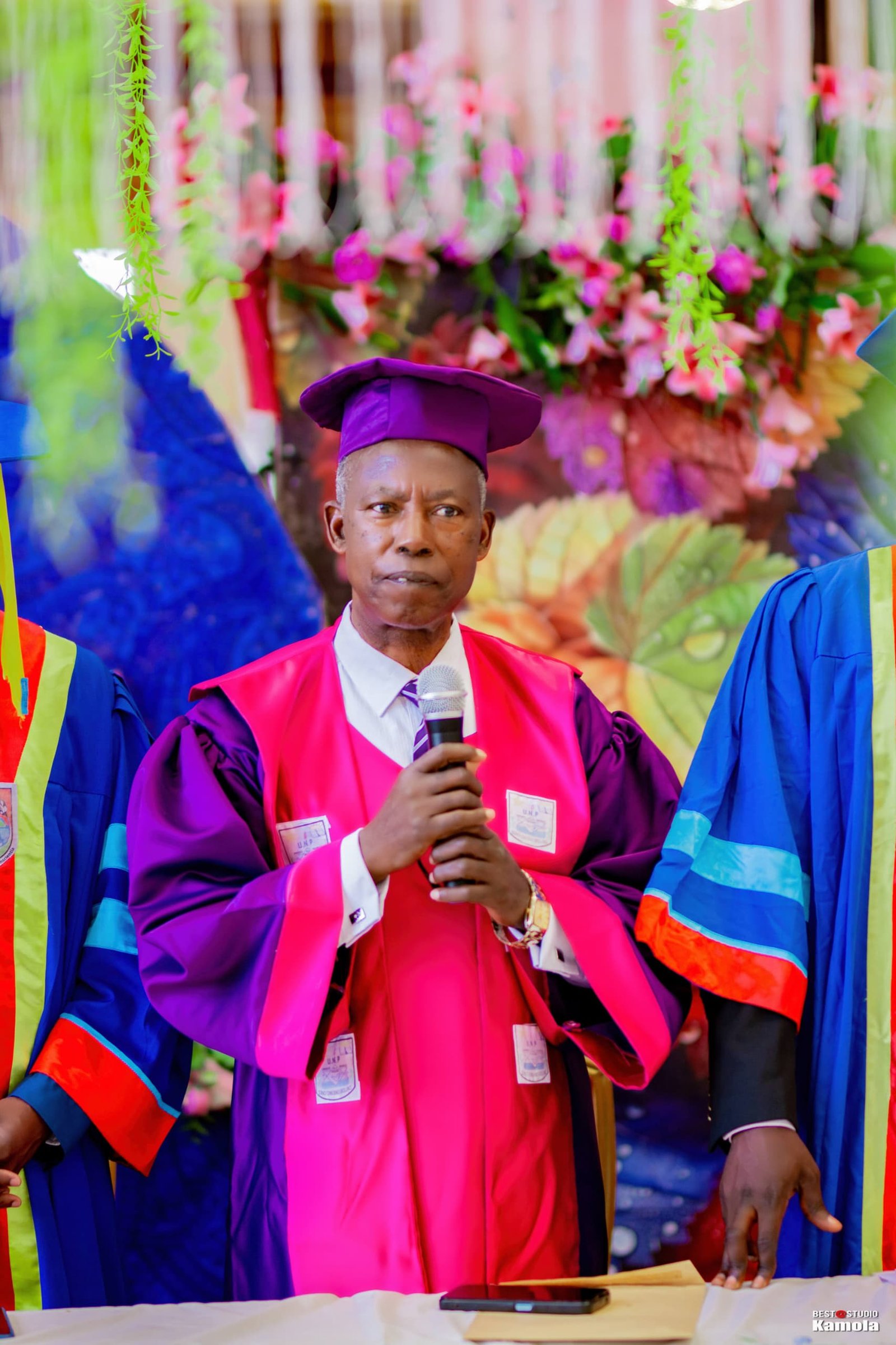 Collation des grades académiques aux étudiants finalistes de L2 PADEM  et BAC+3 LMD année académique 2024-2024 et l'ouverture d'une nouvelle année académique 2025-2026, à l'Université de la Nouvelle Pâques à Bukavu